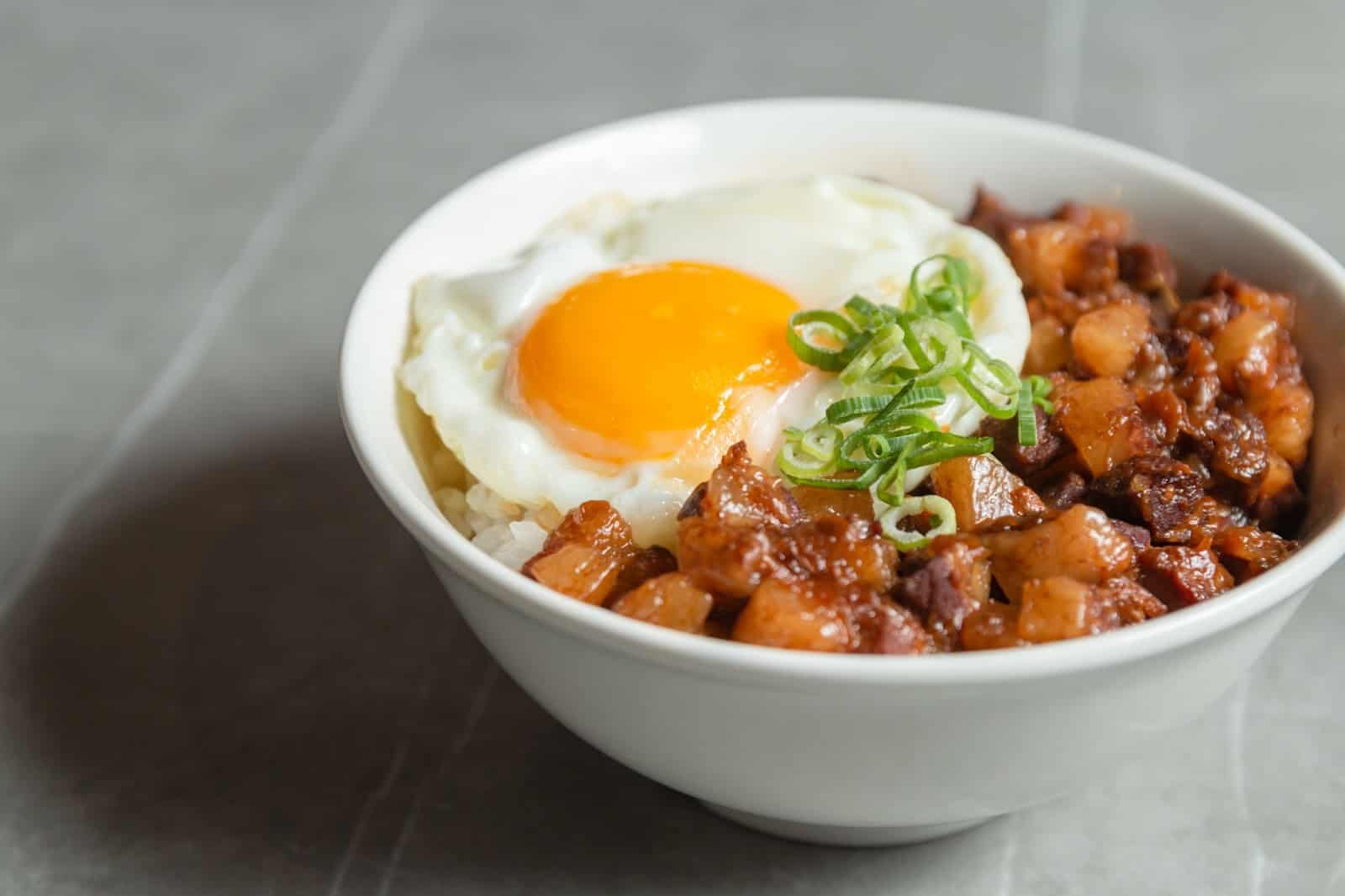 西屯餐廳 - 烏竹樓 OT Kitchen 流心手切黑豚滷肉飯餐點照