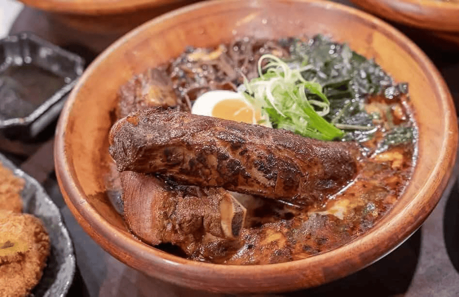 西屯美食餐廳 - 頑者炙燒拉麵 黑豚雙肋拉麵餐點照